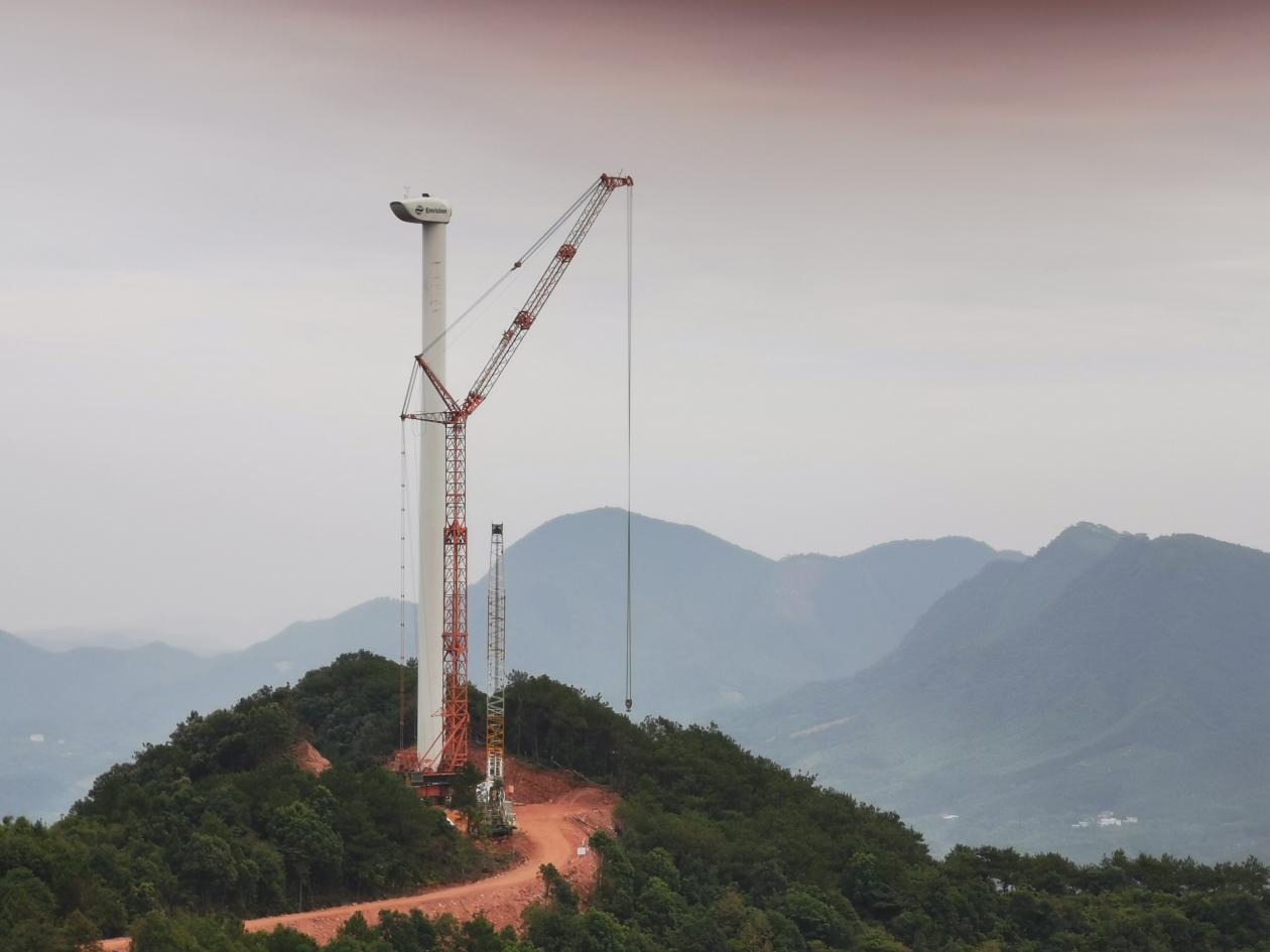 风电塔筒:风场吊装